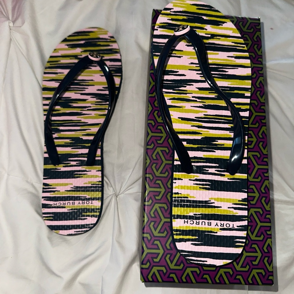 Tory Burch Women's Black and Pink Flip Flops